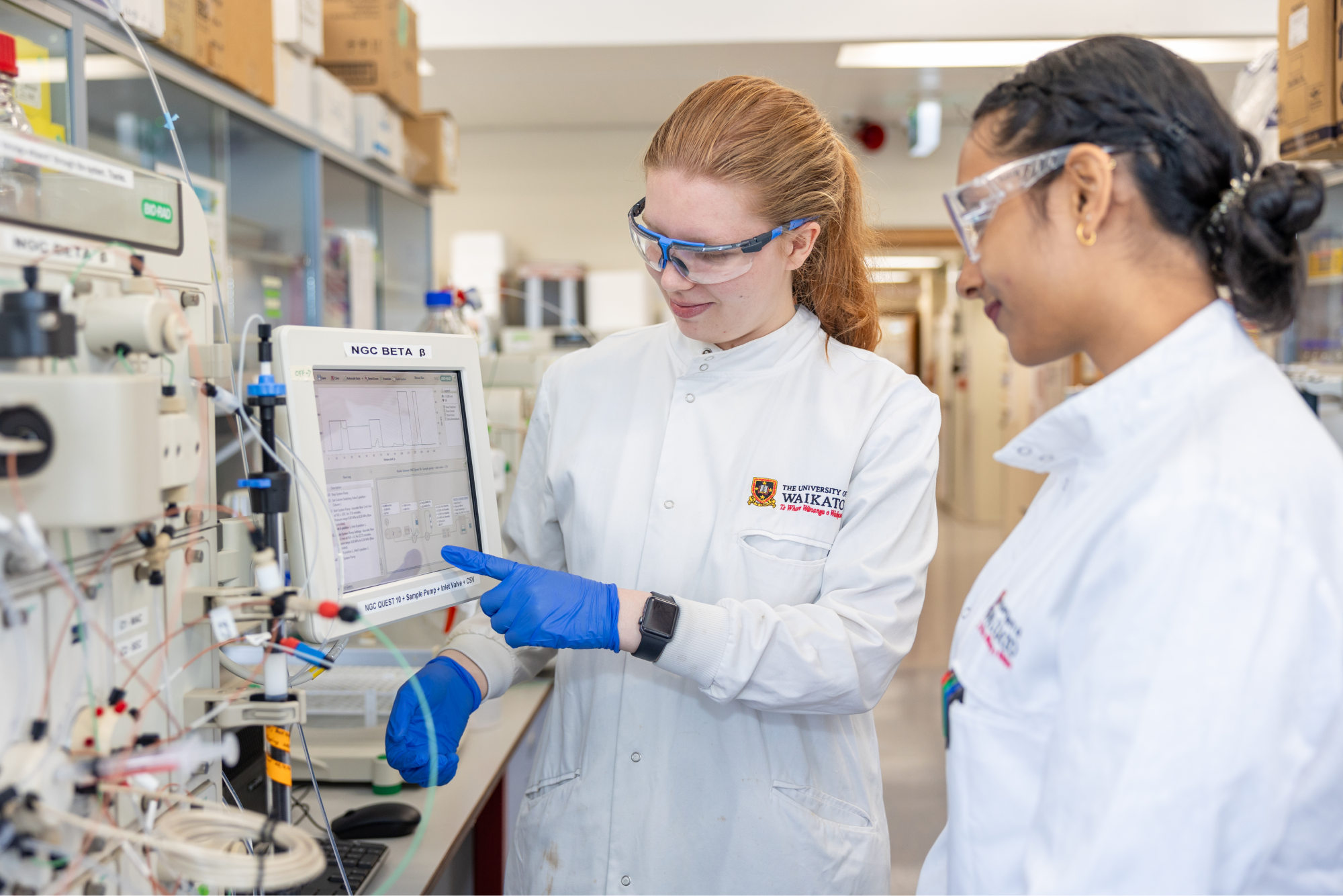 two-students-working-in-a-lab